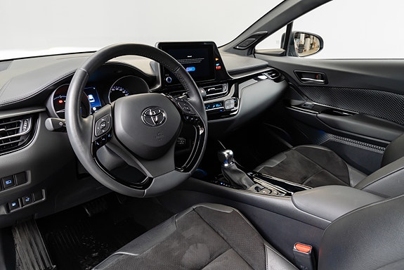 Toyota C-HR 12 of 30