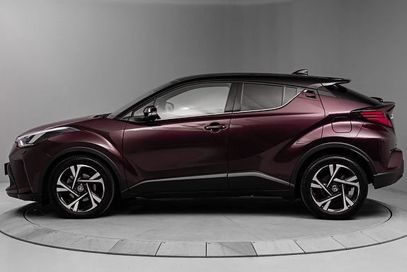 Toyota C-HR 2 of 30