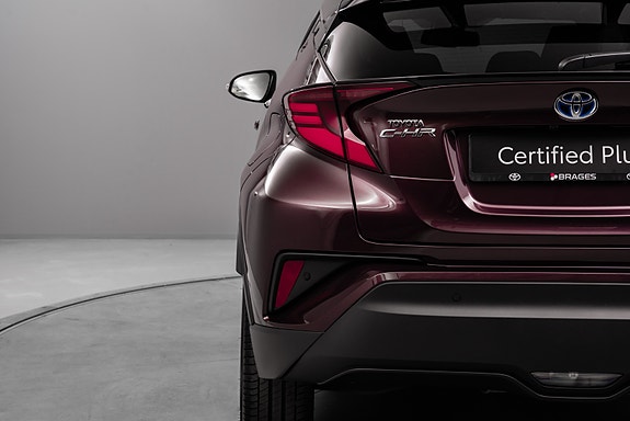 Toyota C-HR 7 of 30