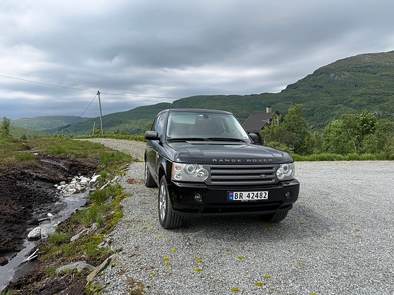 Land Rover Range Rover 2 of 5
