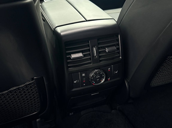 Mercedes-Benz GLS63 25 of 30