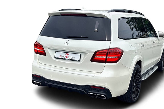 Mercedes-Benz GLS63 11 of 30