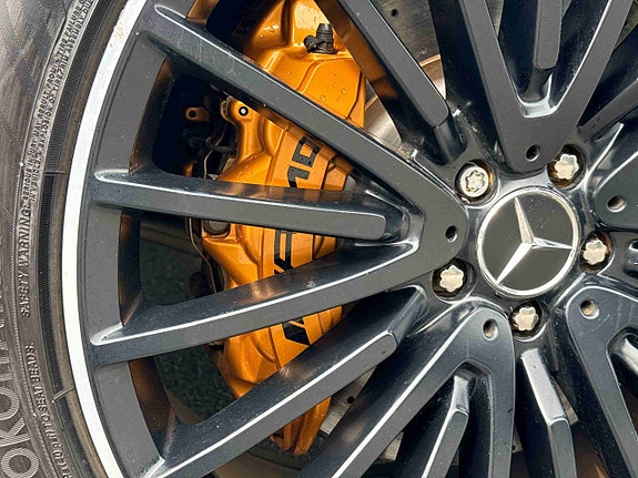 Mercedes-Benz GLS63 15 of 30