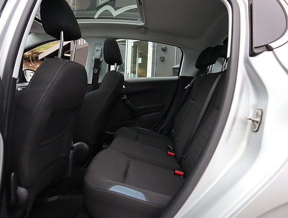 Peugeot 208 14 of 20