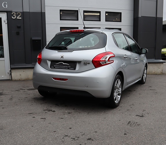 Peugeot 208 4 of 20