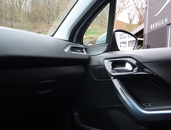 Peugeot 208 15 of 20