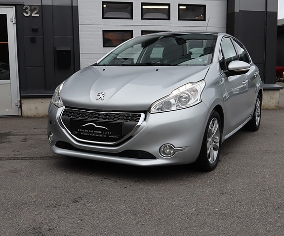 Peugeot 208 3 of 20