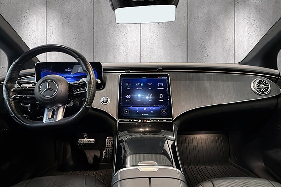 Mercedes-Benz EQE43 8 of 20
