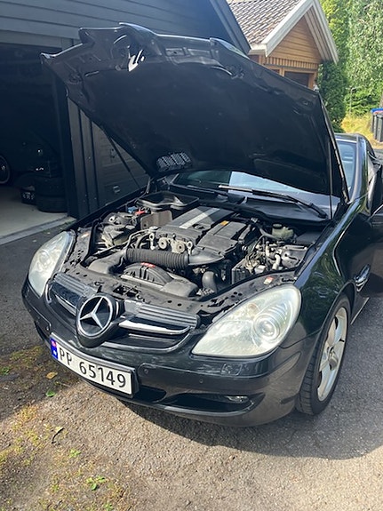 Mercedes-Benz SLK200 2 of 8