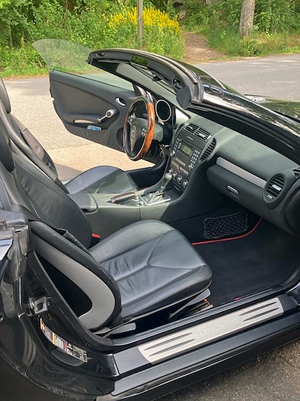 Mercedes-Benz SLK200 3 of 8