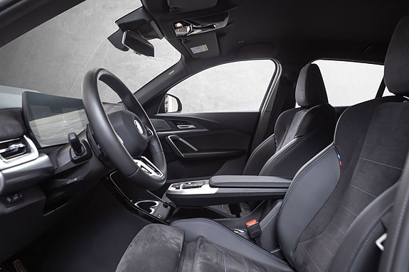 BMW iX2 24 of 30