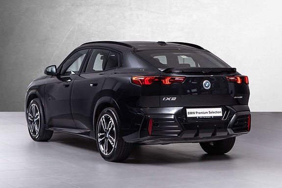 BMW iX2 6 of 30