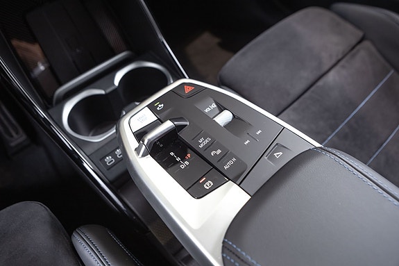 BMW iX2 20 of 30