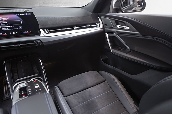 BMW iX2 29 of 30