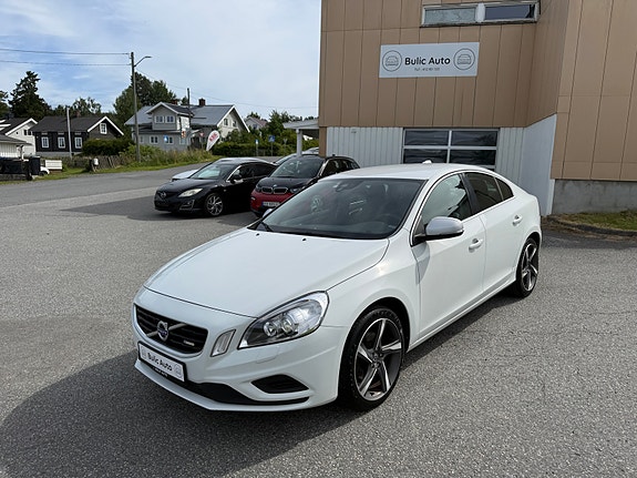 Volvo S60 4 of 5