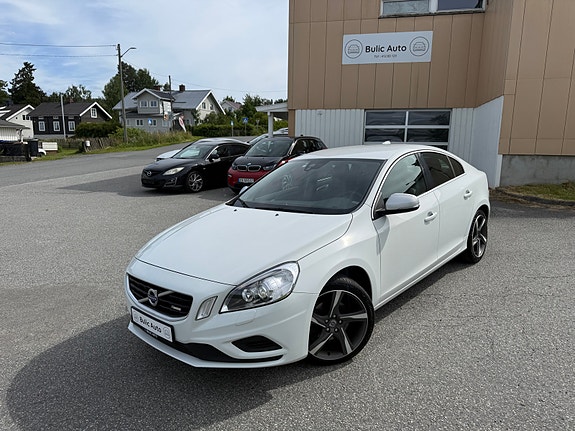 Volvo S60 2 of 5