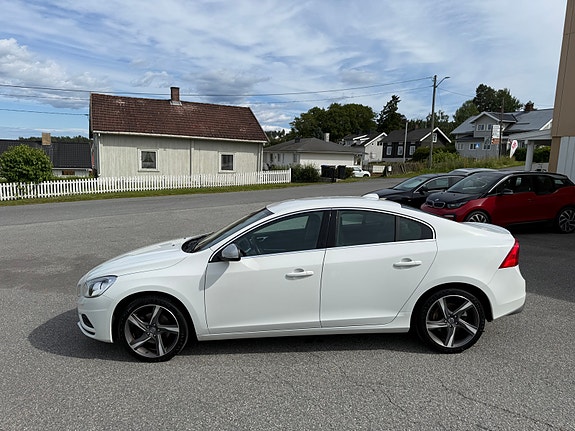 Volvo S60 5 of 5