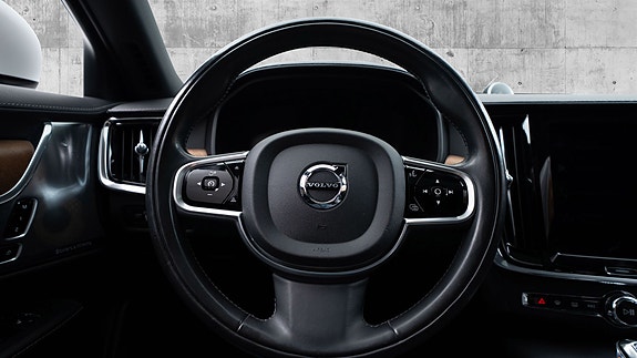 Volvo S90 14 of 30