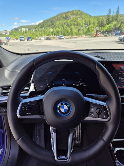 BMW iX2 18 of 30