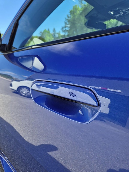 BMW iX2 9 of 30
