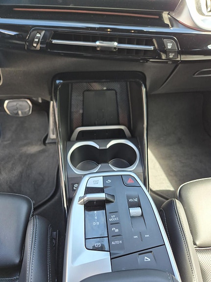 BMW iX2 23 of 30