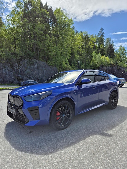 BMW iX2 3 of 30