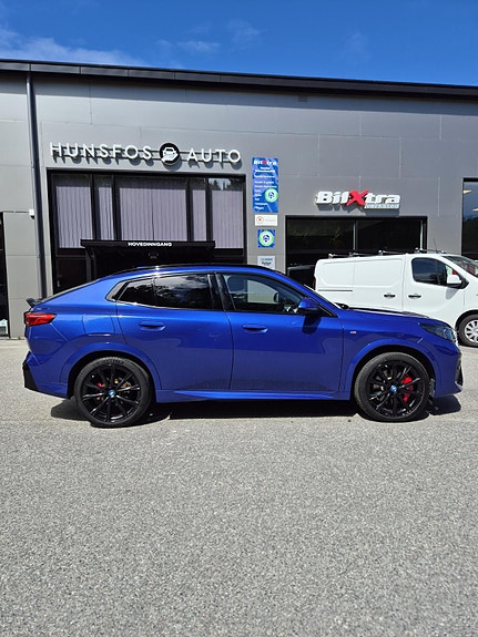 BMW iX2 8 of 30