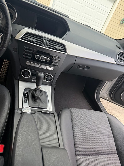 Mercedes-Benz C200 11 of 14