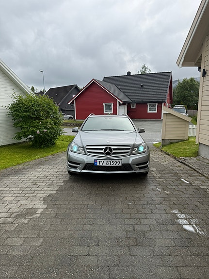 Mercedes-Benz C200 7 of 14