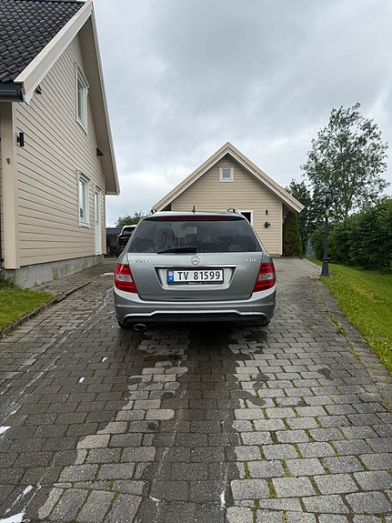 Mercedes-Benz C200 4 of 14