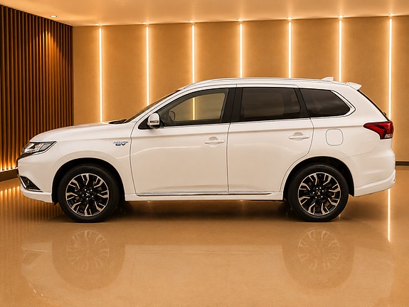 Mitsubishi Outlander 3 of 5