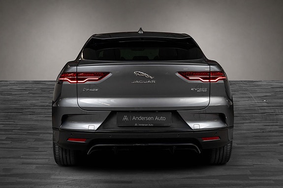 Jaguar I-PACE 4 of 5