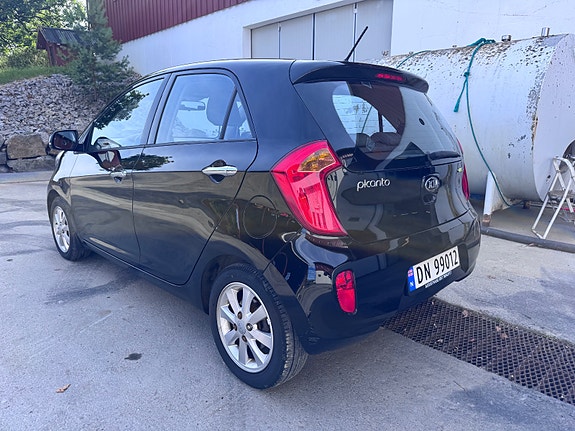 Kia Picanto 3 of 5