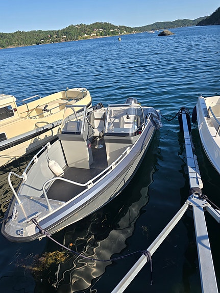 Buster X fra 2019 (120 timer) ny Q-skjerm (4G) og trimplan. Tilhenger medfølger. 7 of 21