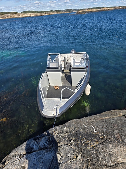 Buster X fra 2019 (120 timer) ny Q-skjerm (4G) og trimplan. Tilhenger medfølger. 3 of 21