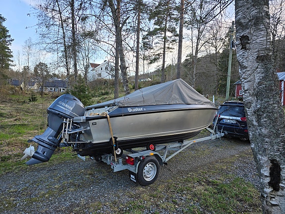 Buster X fra 2019 (120 timer) ny Q-skjerm (4G) og trimplan. Tilhenger medfølger. 18 of 21
