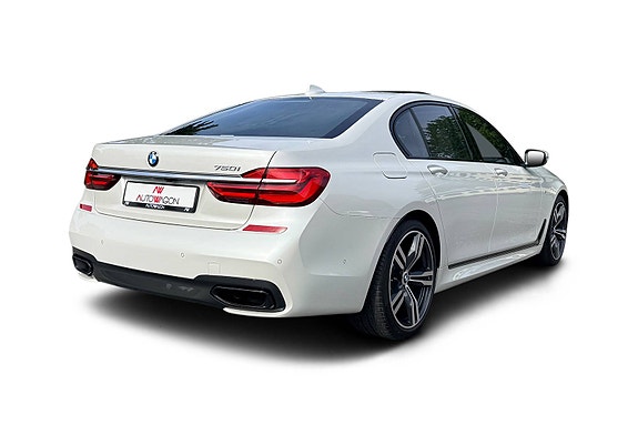 BMW 750i 6 of 30