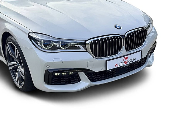 BMW 750i 7 of 30