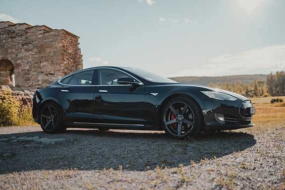 Tesla Model S 3 of 30