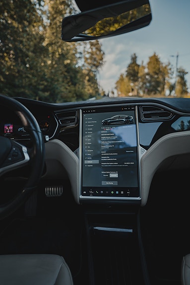 Tesla Model S 28 of 30