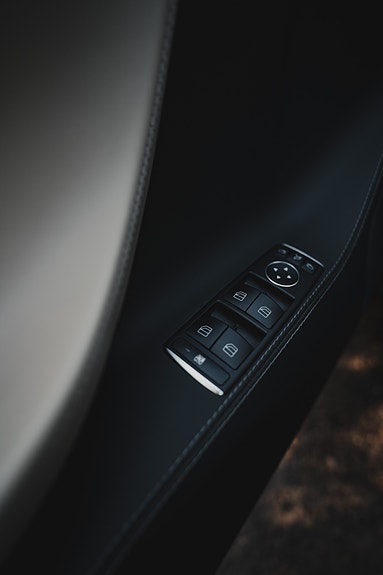 Tesla Model S 25 of 30