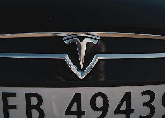 Tesla Model S 10 of 30