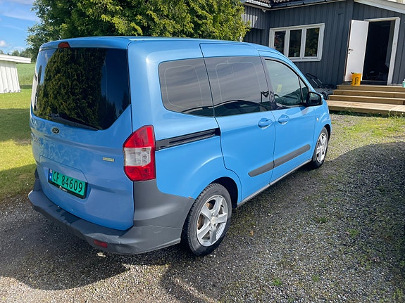 Ford Transit Courier 7 of 15