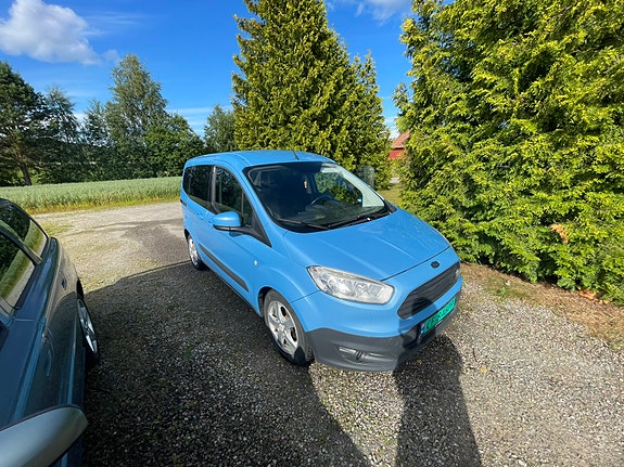Ford Transit Courier 15 of 15