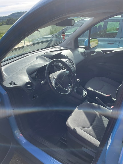 Ford Transit Courier 11 of 15