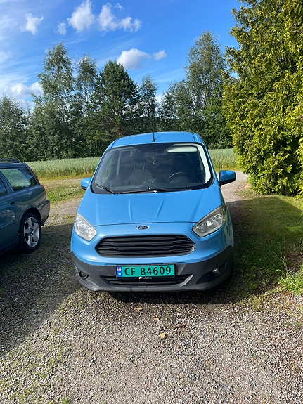 Ford Transit Courier 3 of 15