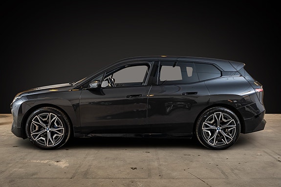 BMW iX 5 of 5