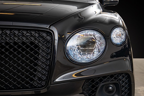 Bentley Bentayga 3 of 5