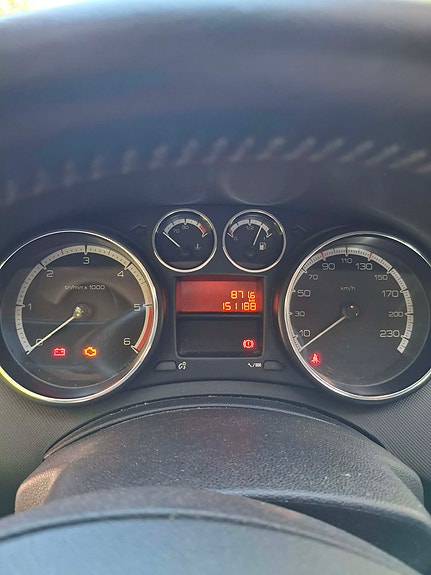 Peugeot 308 4 of 7