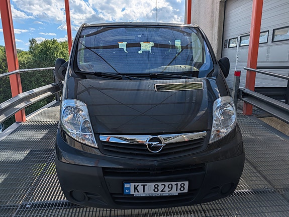 Opel Vivaro 2 of 5